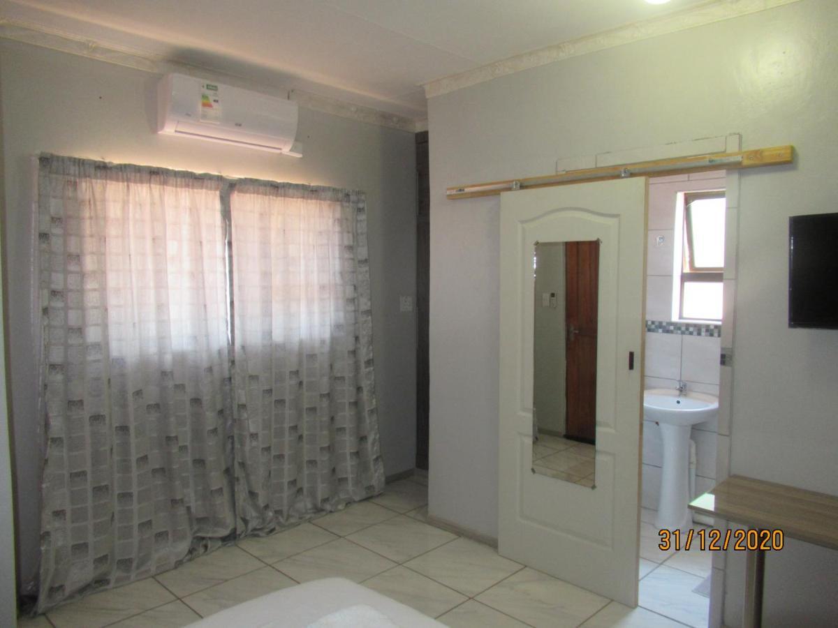 Pab-Love Guest House Kuruman Zewnętrze zdjęcie