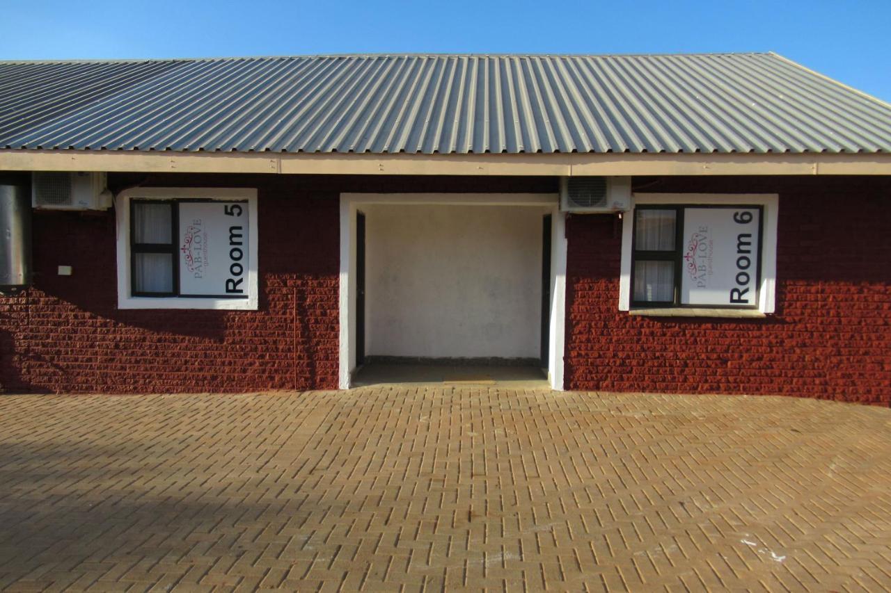 Pab-Love Guest House Kuruman Zewnętrze zdjęcie