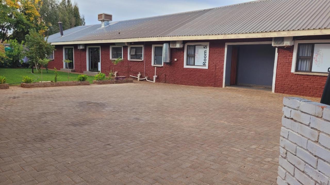 Pab-Love Guest House Kuruman Zewnętrze zdjęcie