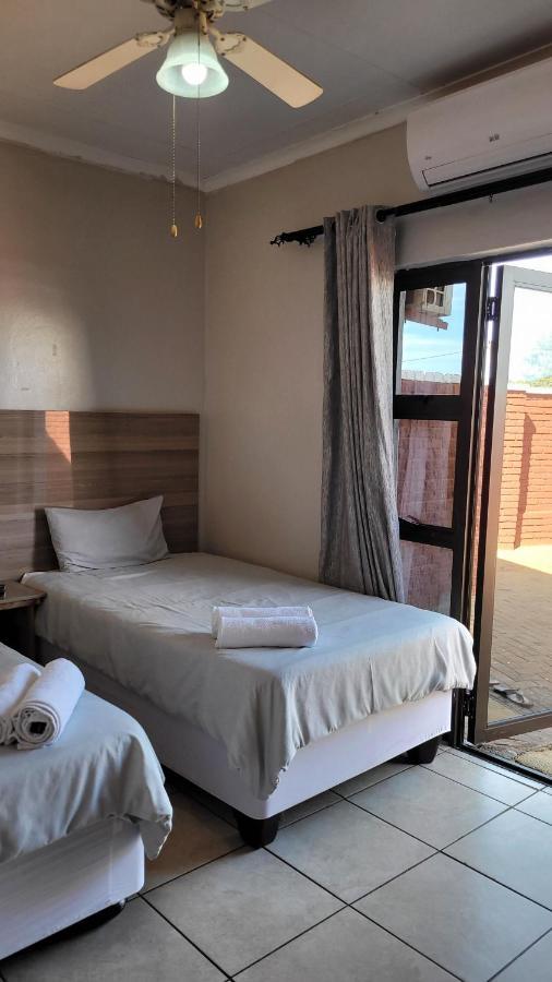 Pab-Love Guest House Kuruman Zewnętrze zdjęcie