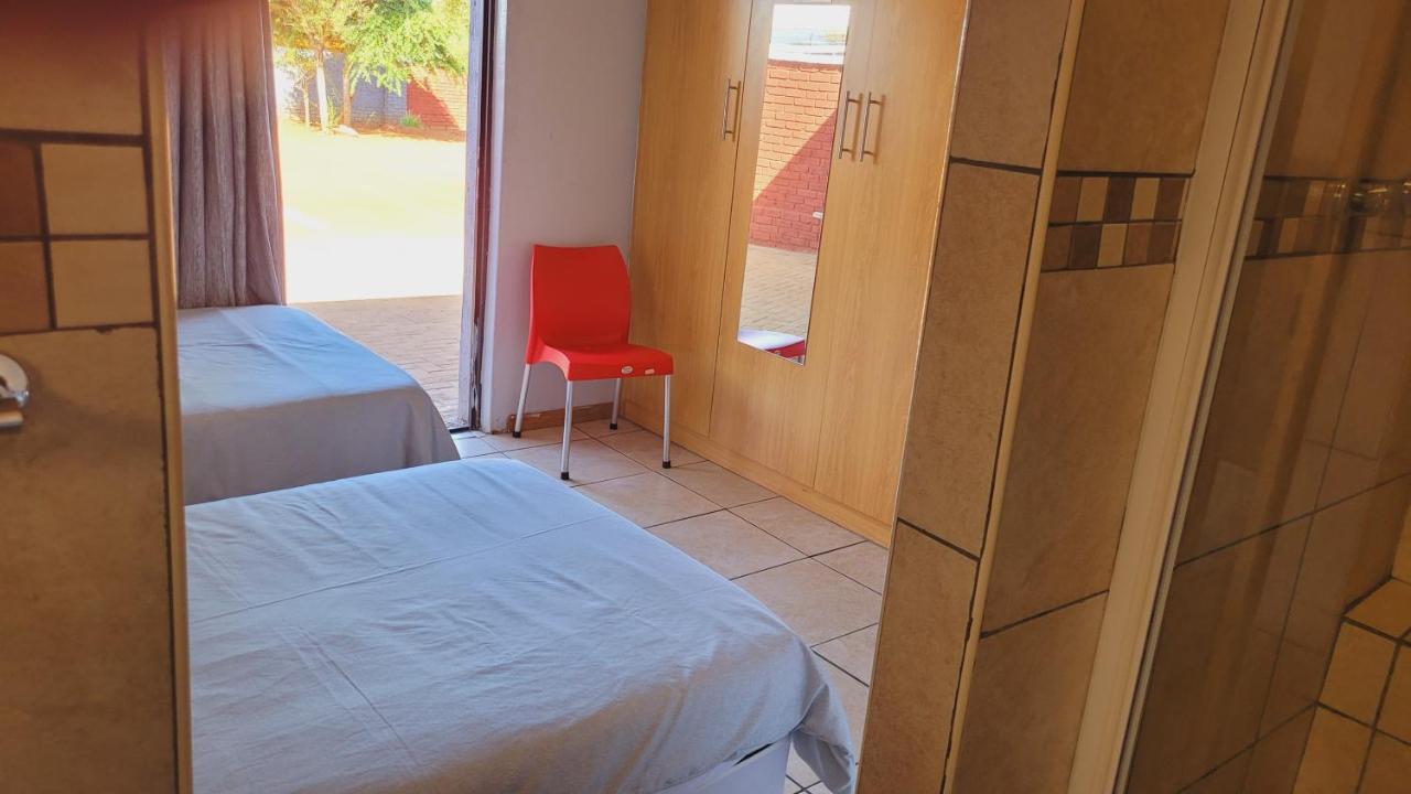 Pab-Love Guest House Kuruman Zewnętrze zdjęcie